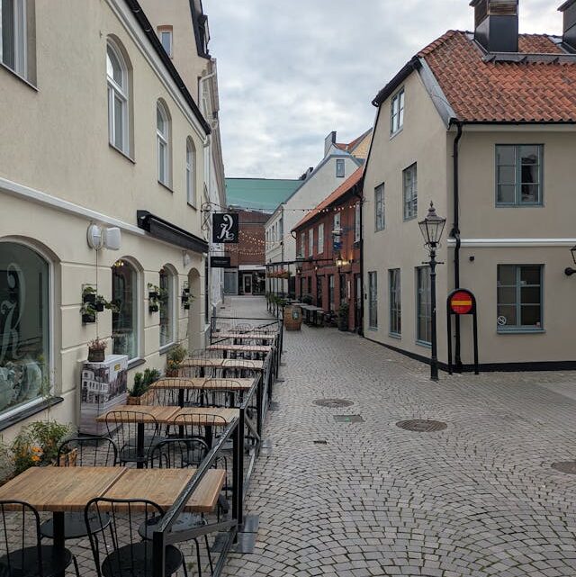 Sådan finder du et kroophold i Danmark med ægte atmosfære og lokal mad