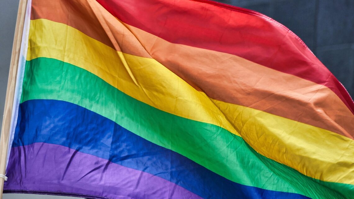 Smykker med budskab: Historien bag pride symboler